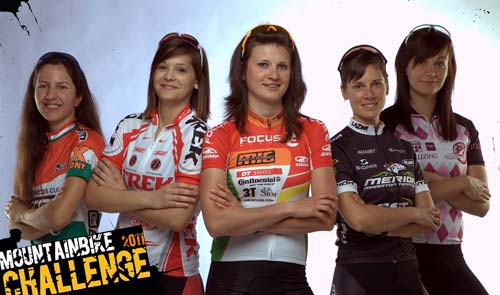 Mountainbike Challenge fotózás újratöltve: bringás lányok a kamera előtt
