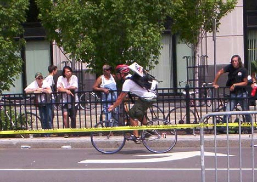 keresés kerékpáros férfi a jobb sarokban