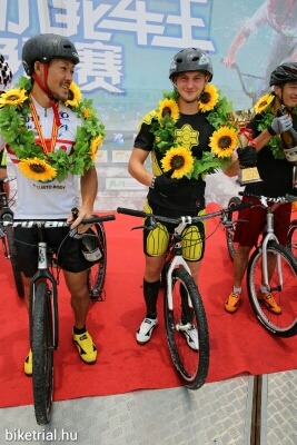 2013-hegetriál-kína2-1