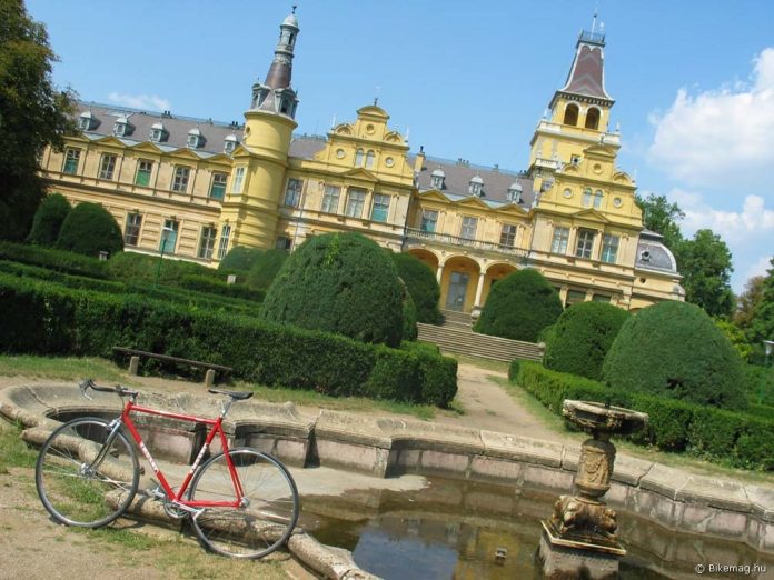 A pálya fénypontja: Wenckheim kastély