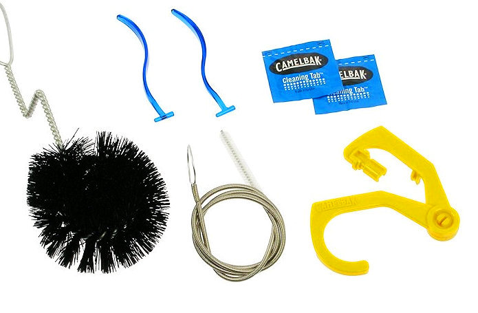 Camelbak-Antidote-Cleaning-Kit_5