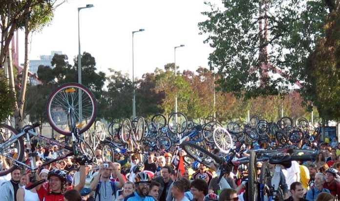 Critical Mass 2011: Budapest kerékpáros várossá válik
