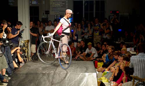 Biciklis divatbemutató és party a Cyclechic.hu és az MTV Switch szervezésében
