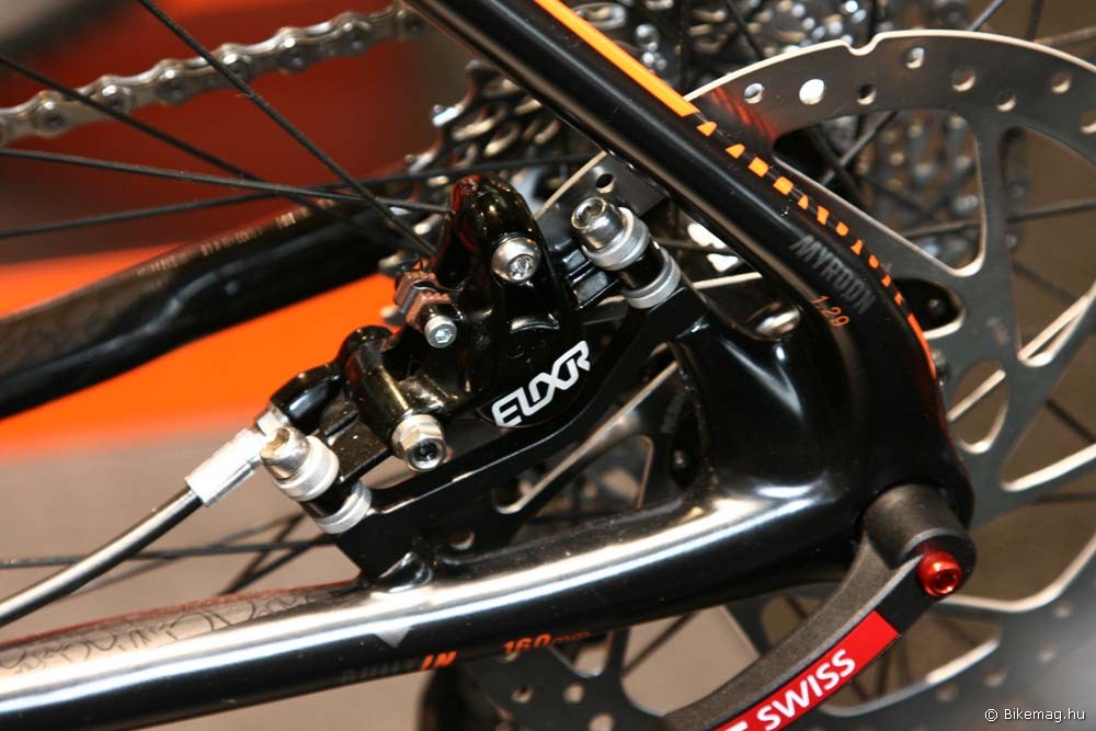 Eurobike 2011: Myroon 1.29, gyönyörű, letisztult full karbon papucs