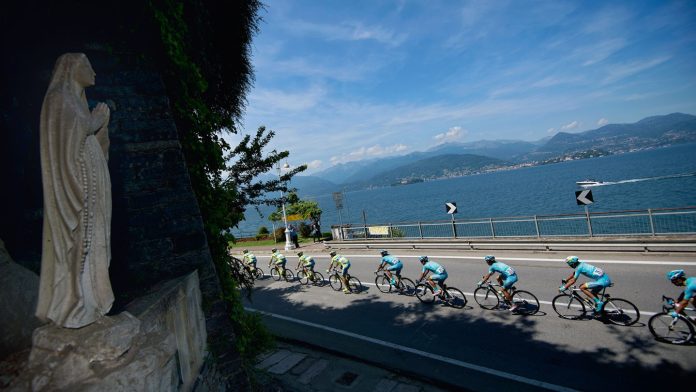 GirodItalia_FacetoFace_Yearbook2015_01