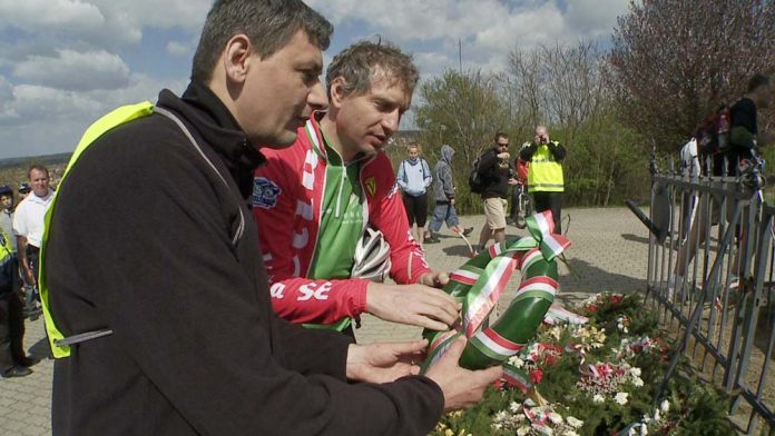 Több mint százötven kerekes emlékezett az isaszegi csata emlékművénél