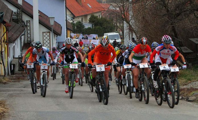 Benkó Barbara a mezőny elején