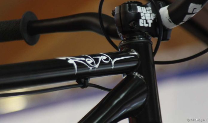 Eurobike 2011: a Kross újdonságai – Kross Rebel