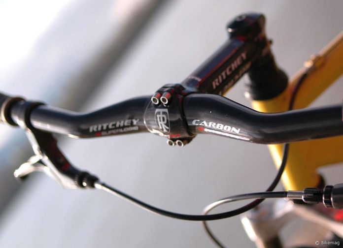 Ritchey SuperLogic Carbon Mountain 10’ Flat kormány és WCS Carbon UD stucni