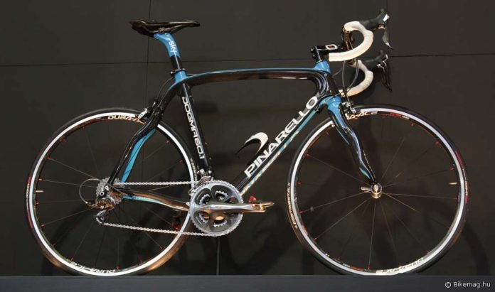 Pinarello_01 Pinarello Dogma Team Sky színekben a 2010-es Eurobike-on…