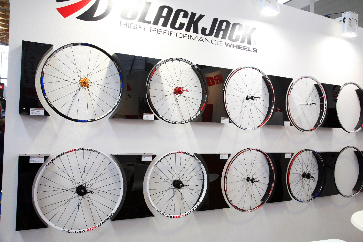 A BlackJack a prémium vonal, mind minőség, mind választék szempontjából egyenrangú a nevesebb gyártók kínálatával...