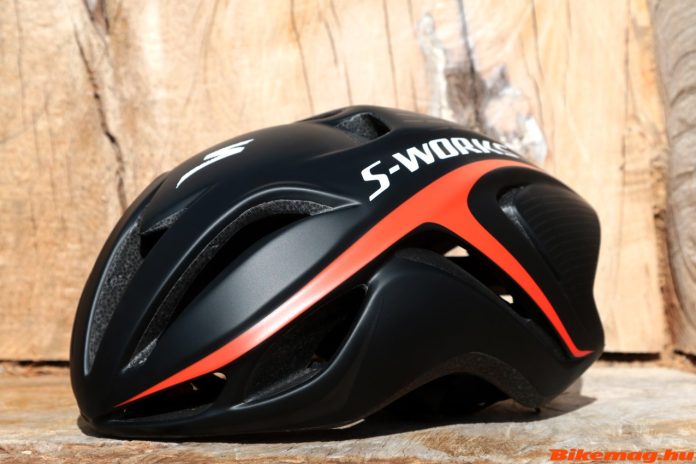 Specialized_Evade_Sisak-korkep_aero__120 Specialized_Evade