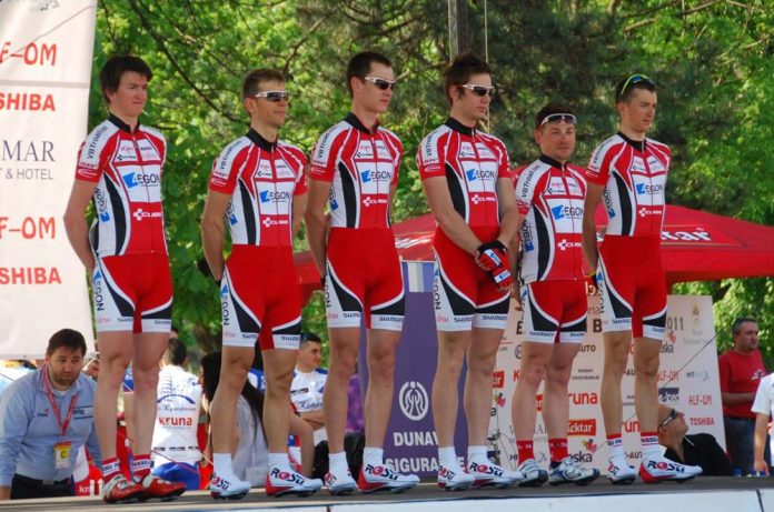 Az AEGON Cycling Team Szerb Körversenyre nevezett kerete a csapatbemutatón