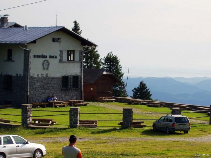 A Ribniska Koca menedékház 1507 méteren