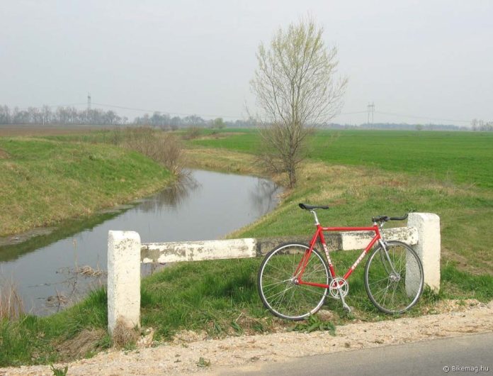 Szolnok_01 Idill víztükörrel