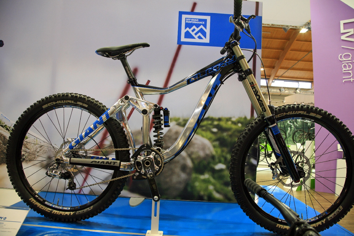 A sport mountain bike-ok közül csak a gravity gépeknél marad a 26-os kerék