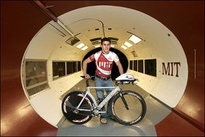 Mark Cote a MIT szélcsatornában, ahol Iven Basso is megfordult... 