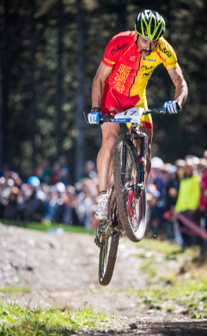 Hermida spanyol bajnoki mezben trükközik Vallnord-i XC-versenyen...